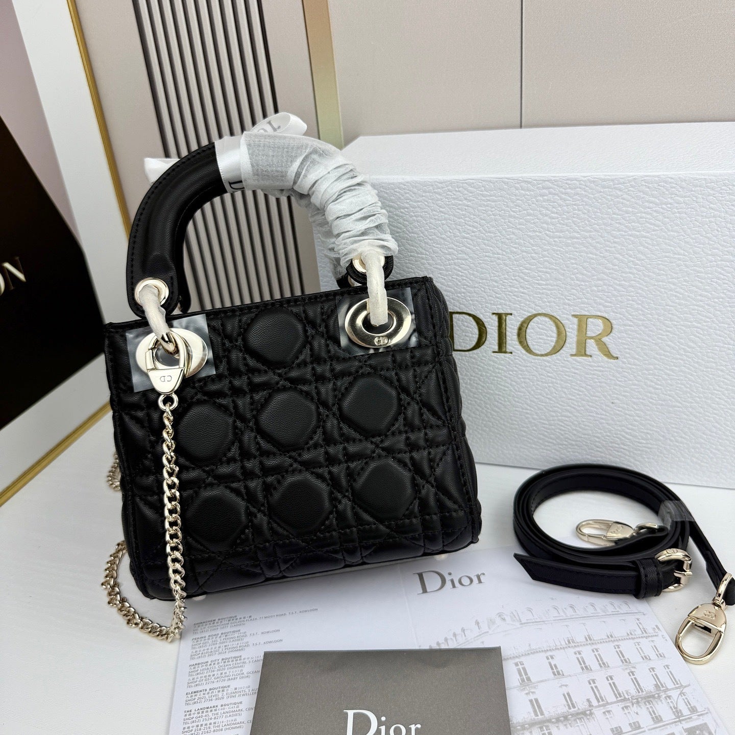 Classic Lady Bow Top-Handle Bag 26ss