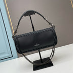 💗 V Signature Locò Calfskin Bag — Large