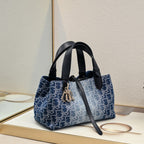 Toujours Travel Bag: Luxury Meets Functionality