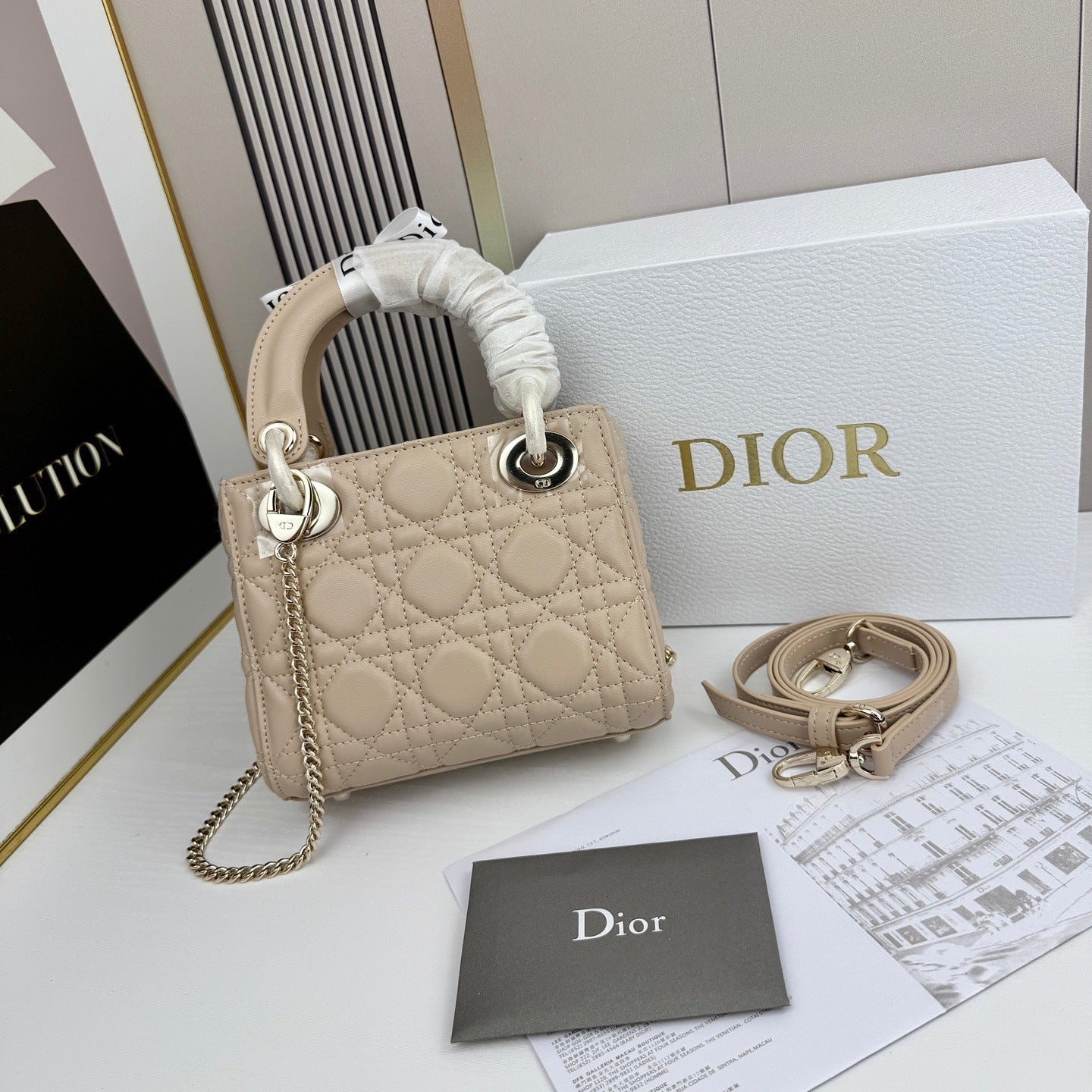Classic Lady Bow Top-Handle Bag 26ss