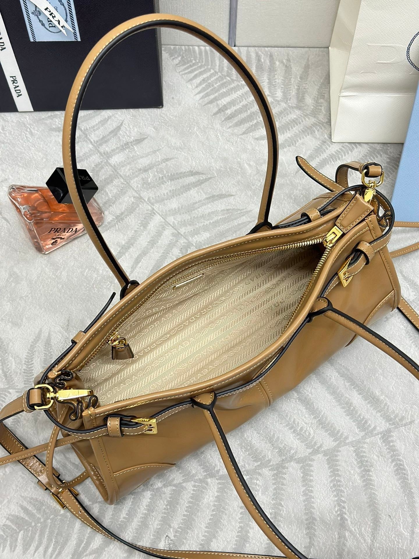 Soft Lux Vintage-Inspired Handbag [Premium Quality 🥇]