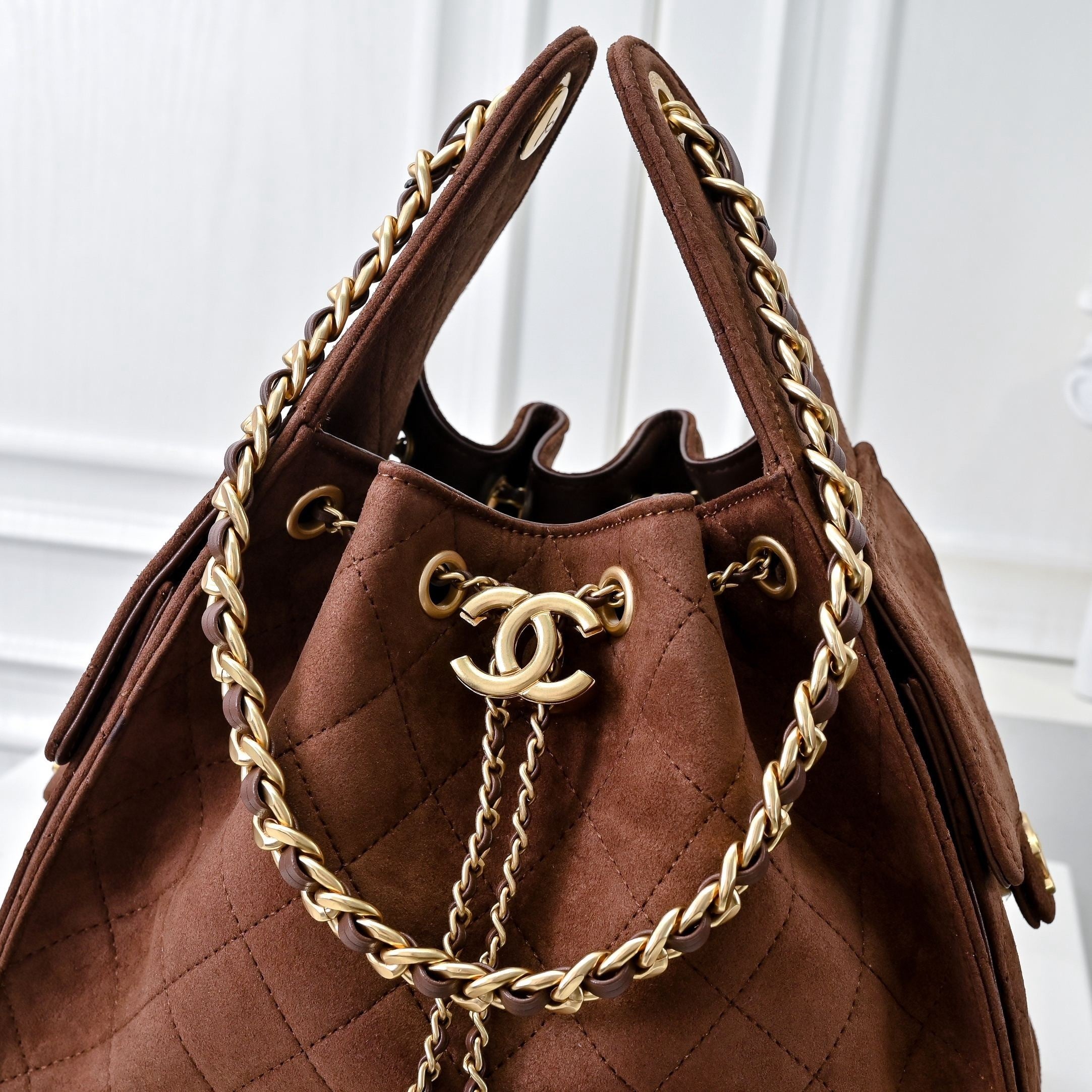 Quilted Hobo Bucket Bag — Vintage Black &amp; Gold