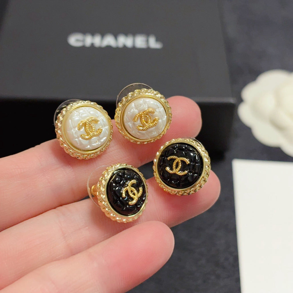 Diamond-Quilted Stud Earrings