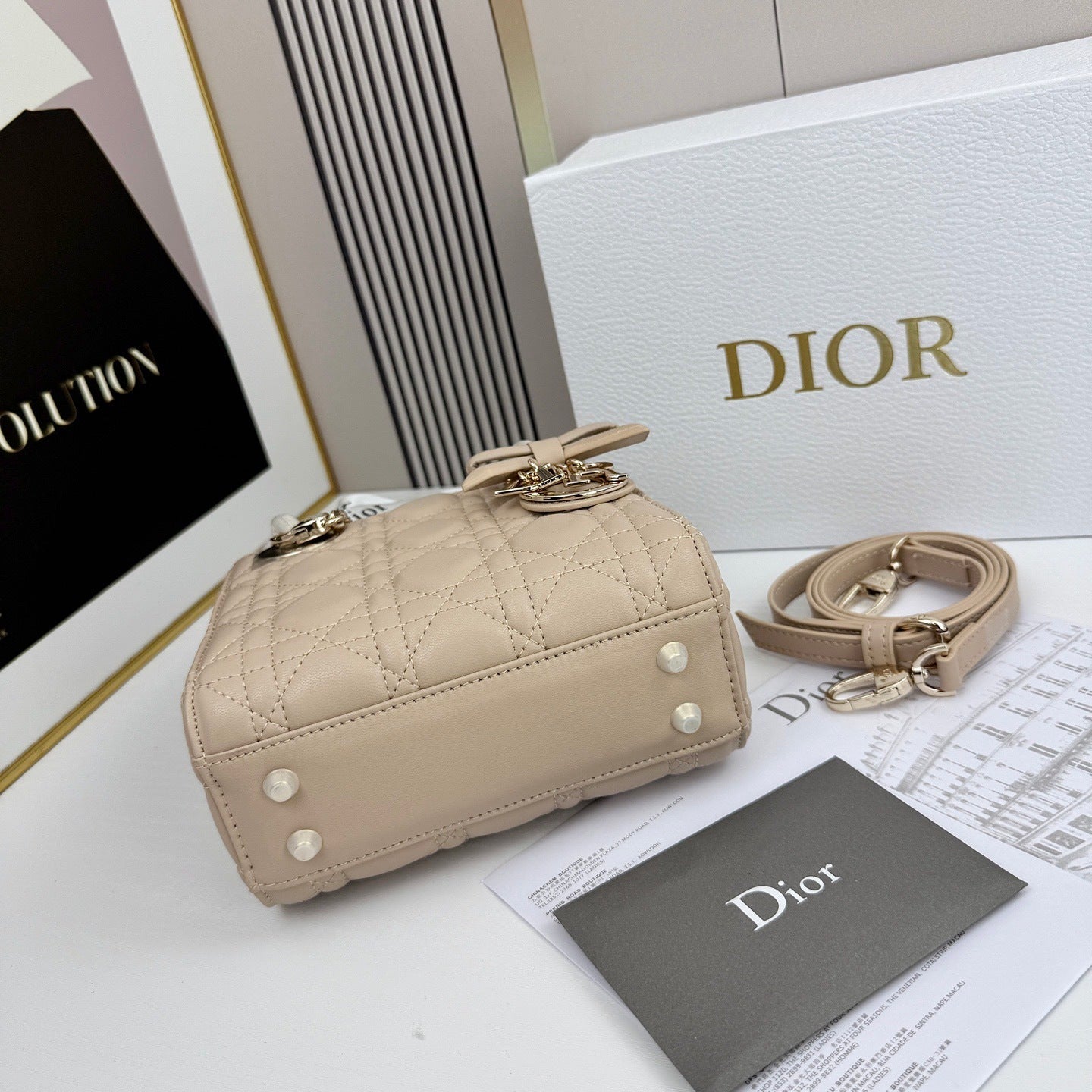 Classic Lady Bow Top-Handle Bag 26ss