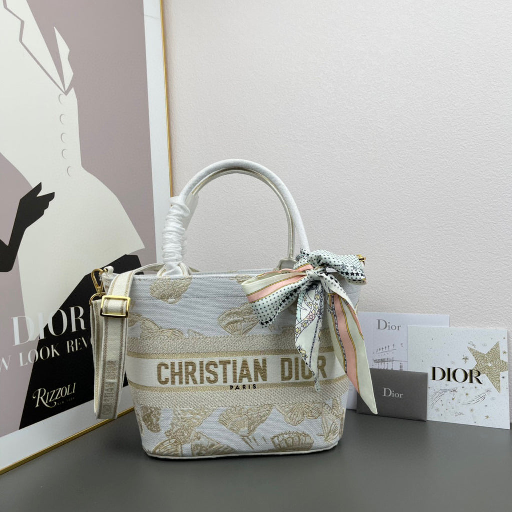 D Book Tote: Vegetable Basket Embroidery