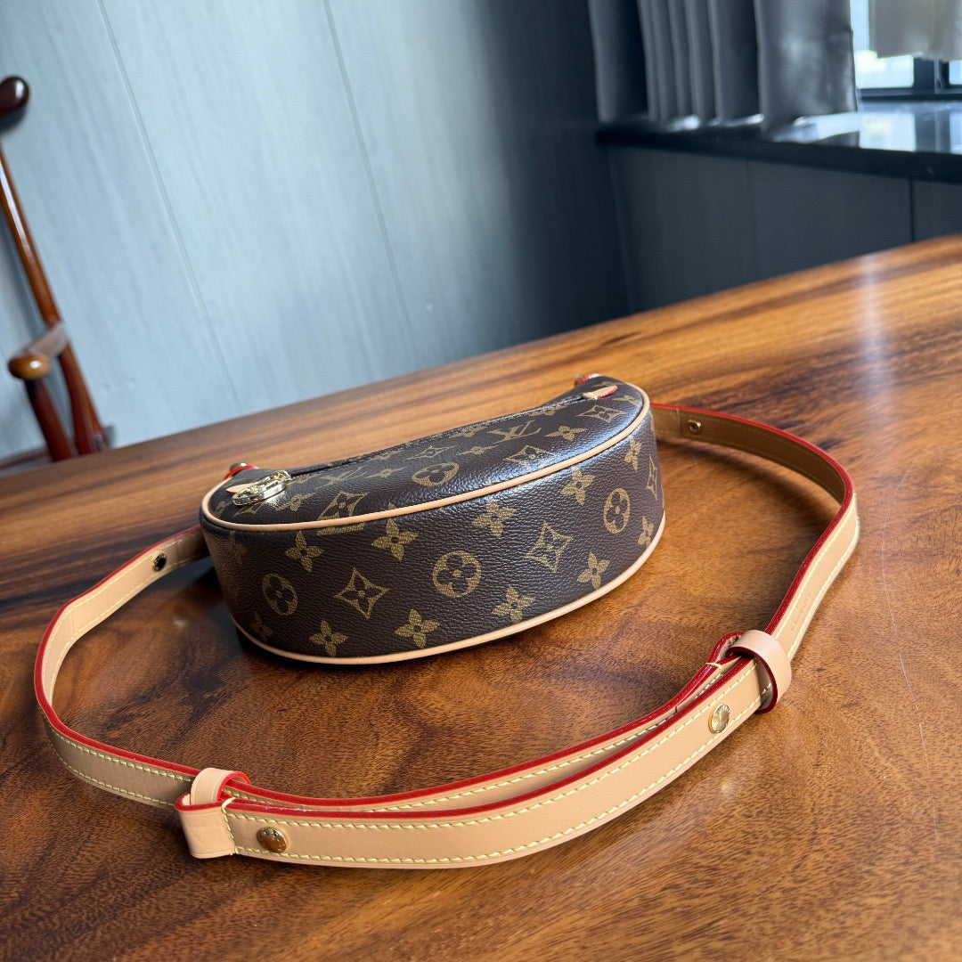 Croissant Loop Bag | Chain & Leather Strap |Premium Quality|