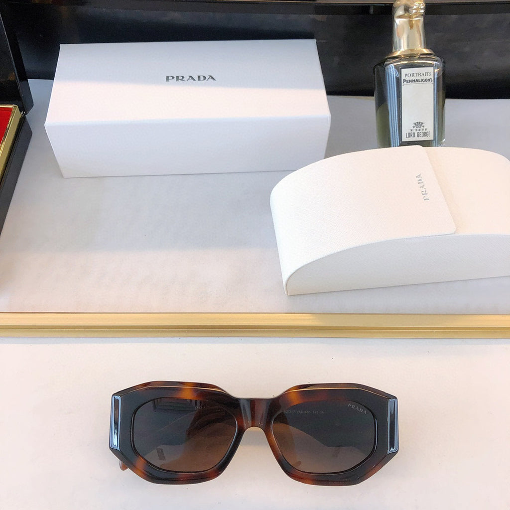 Elevate Your Summer Style: Chic and Distinctive Sunglasses