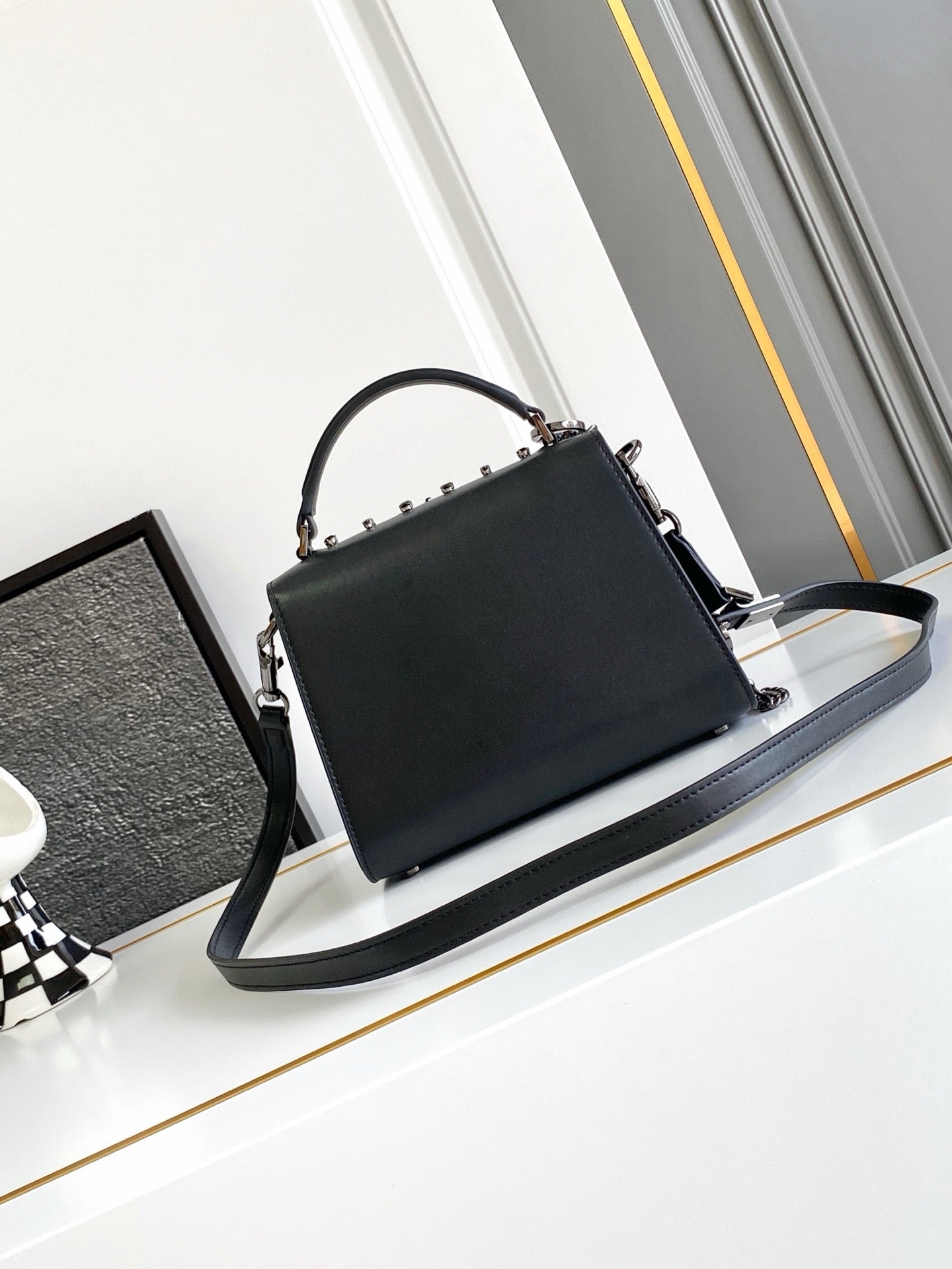 V-SLING Handcrafted Pompom Bag | 9911 MTX