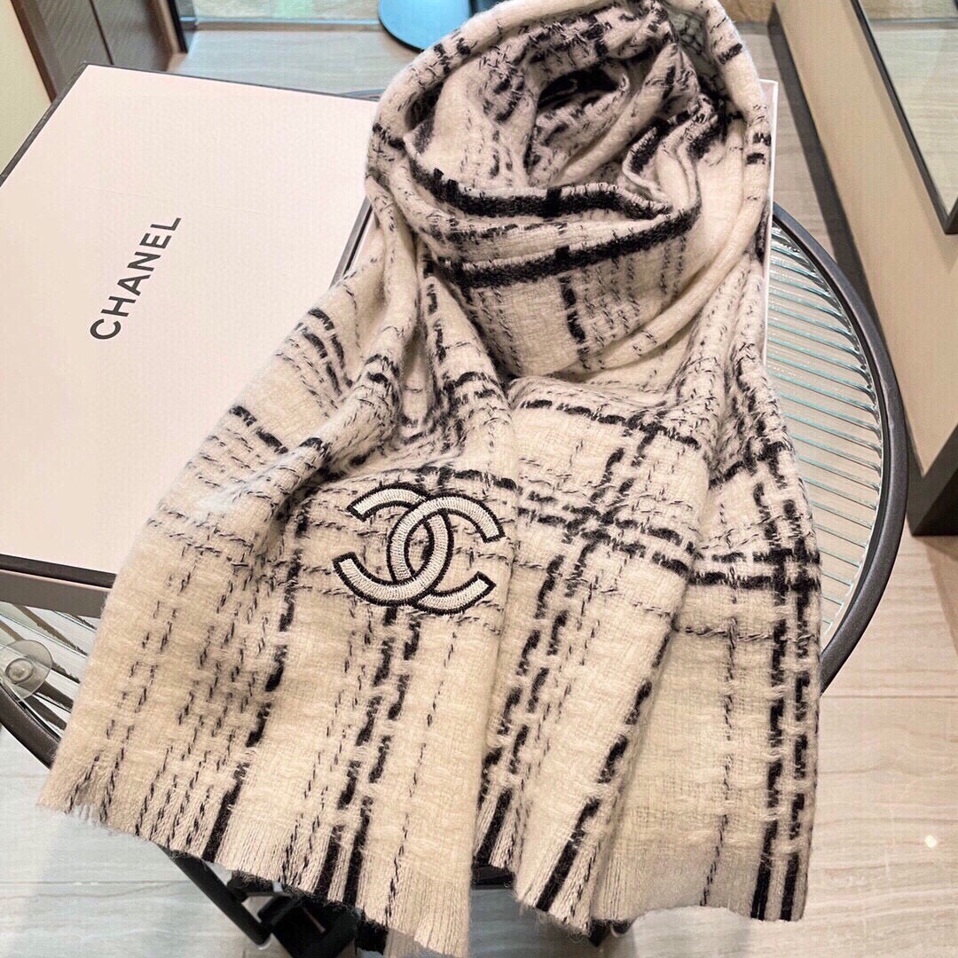 Ch@nel Scottish Sheep Wool Scarf