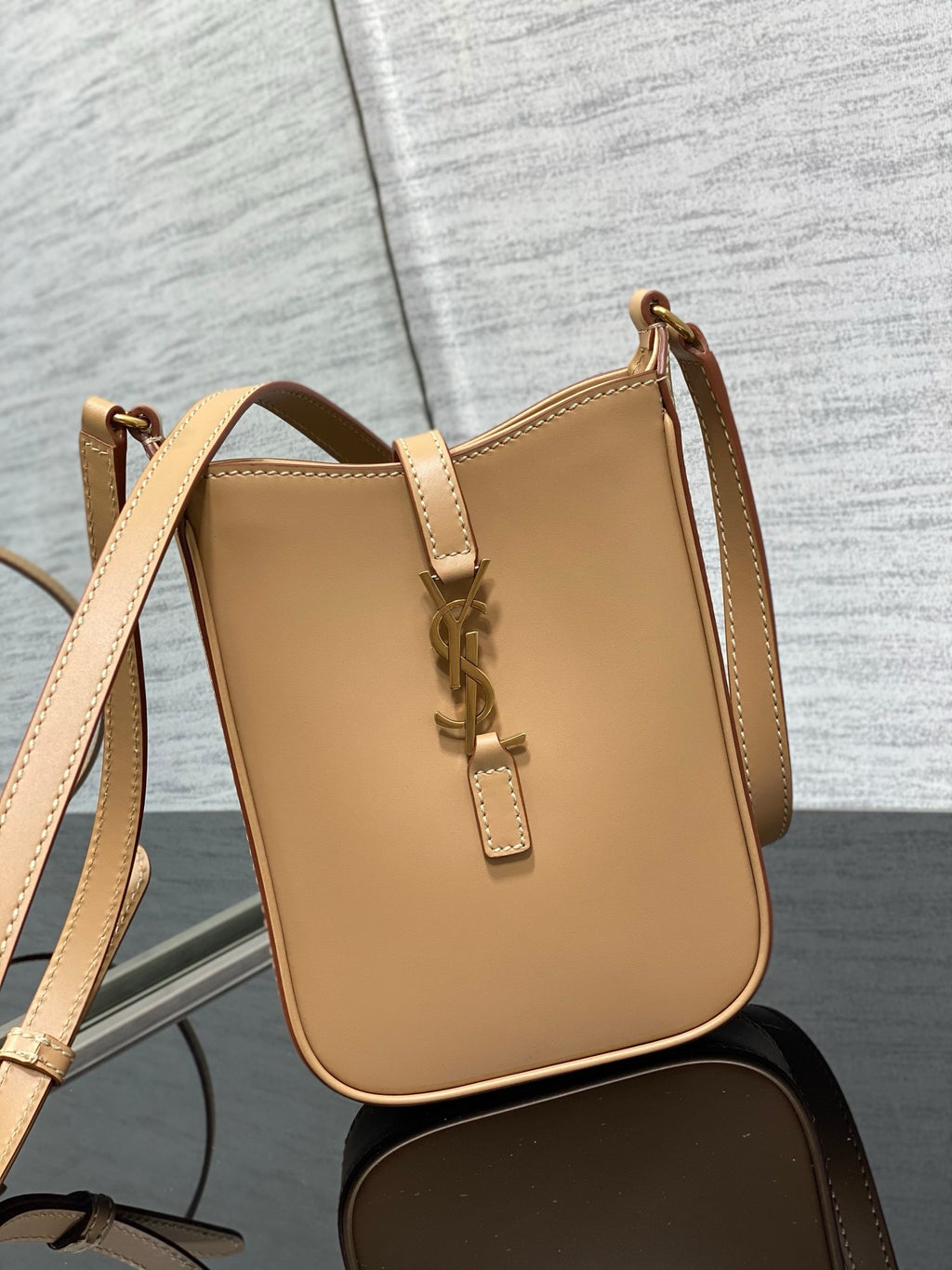 Chic Spring/Summer Tote - Minimalist Shoulder & Crossbody Style (Premium quality)