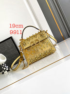 V-SLING Handcrafted Pompom Bag | 9911 MTX