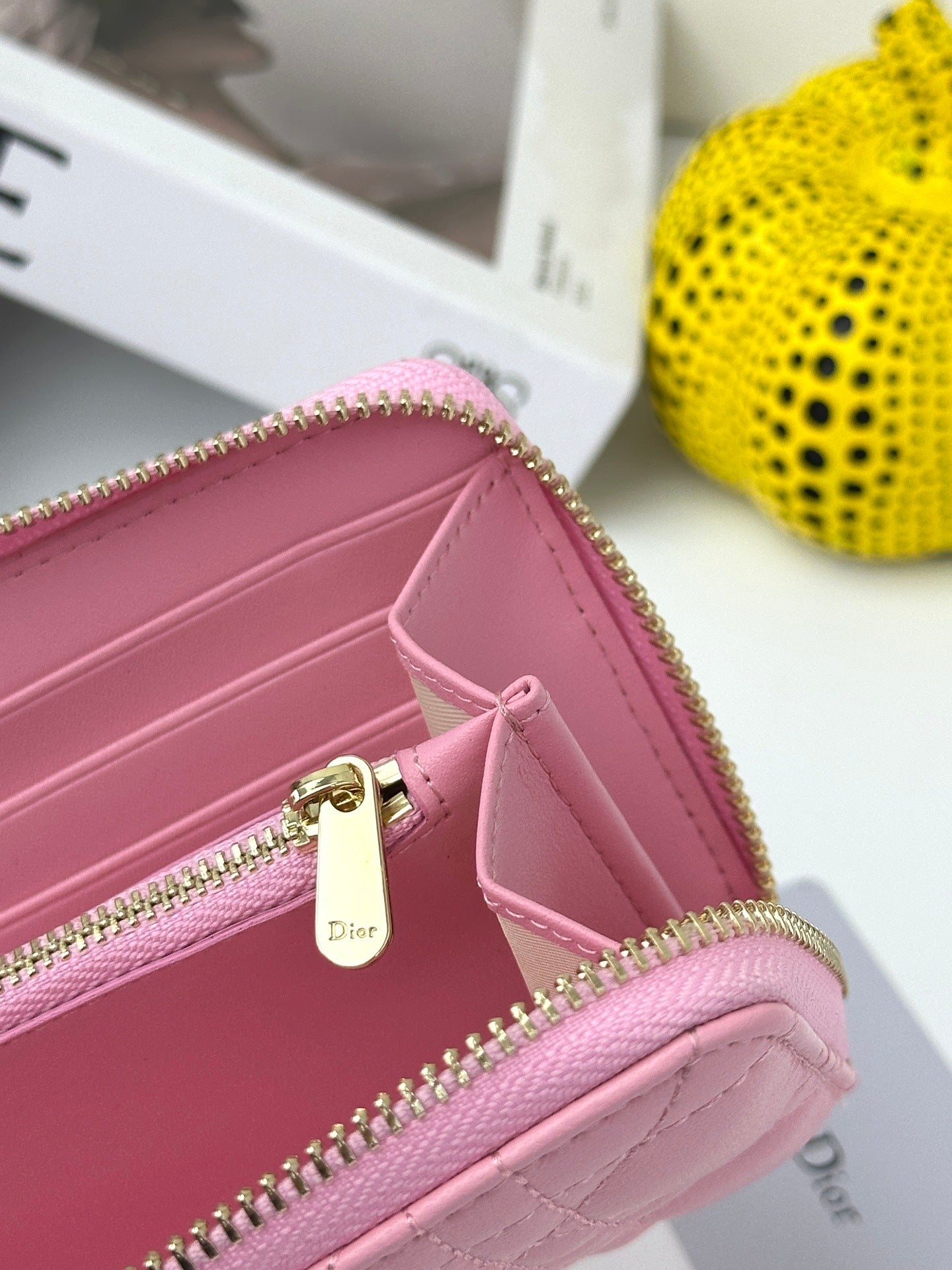 D Bow Logo Card Holder | S2867/ S2866| Lambskin |