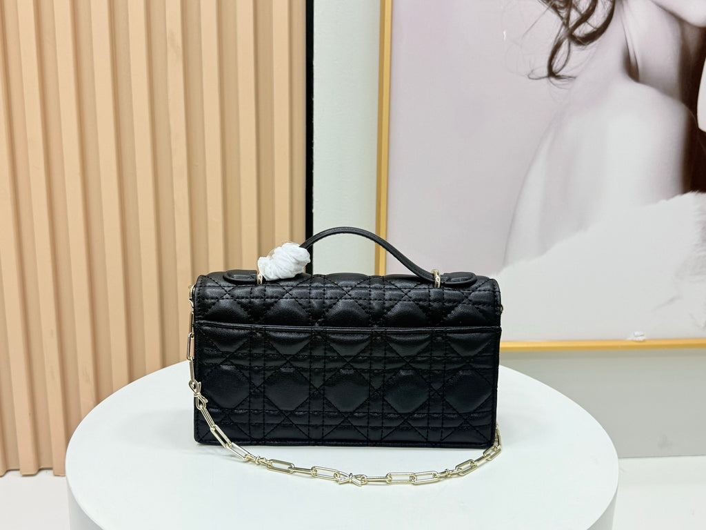 D Bow Top Handle Crossbody Bag