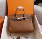 Elegant Togo-Textured Leather Handbag – Premium Craftsmanship