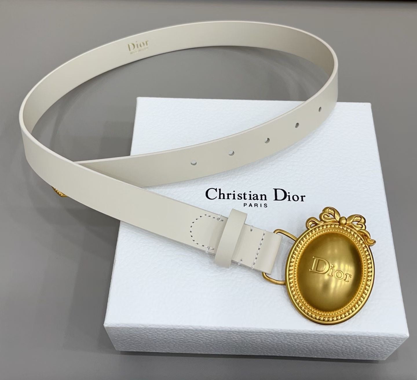 Médaillon Oval Buckle Belt — 25 mm