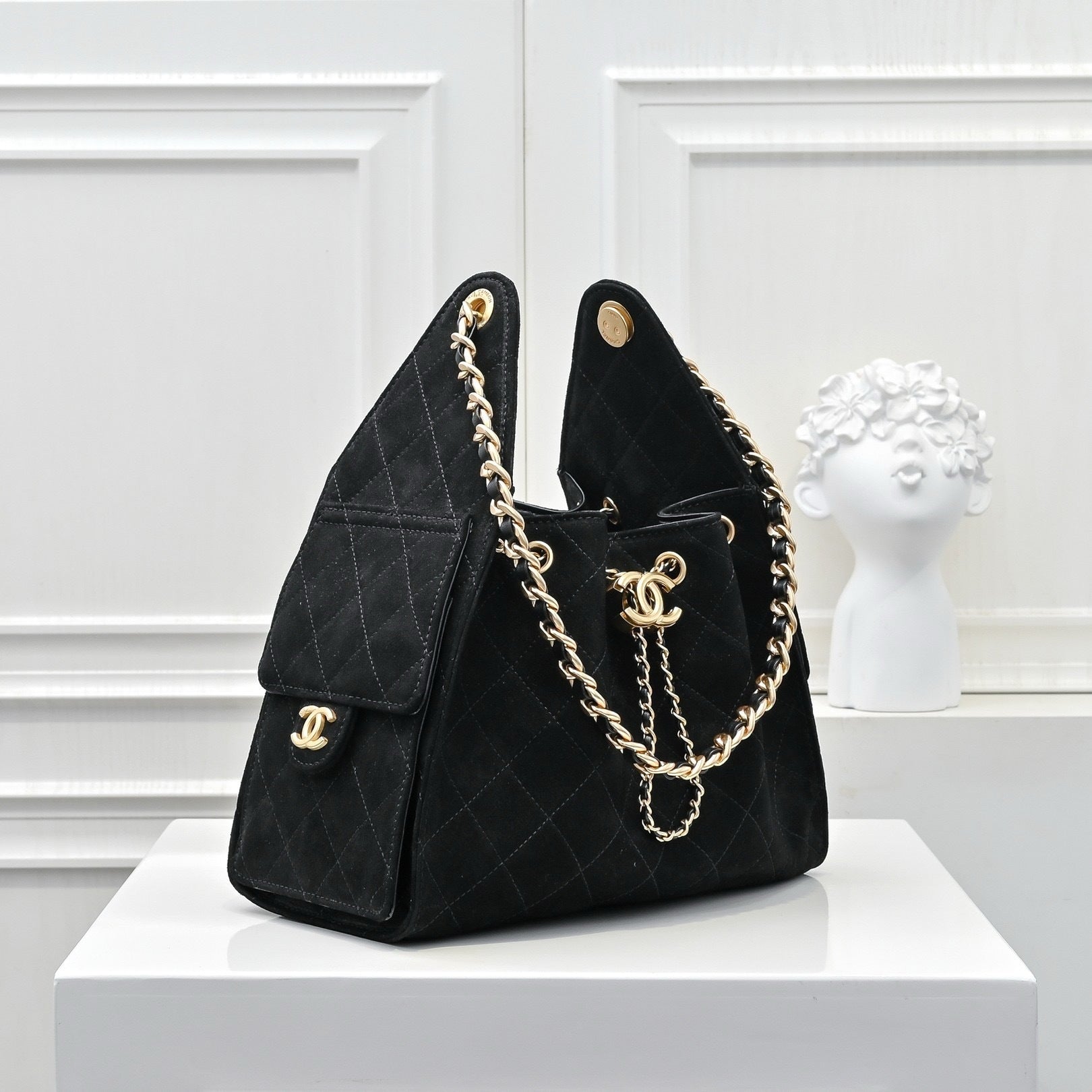 Quilted Hobo Bucket Bag — Vintage Black &amp; Gold