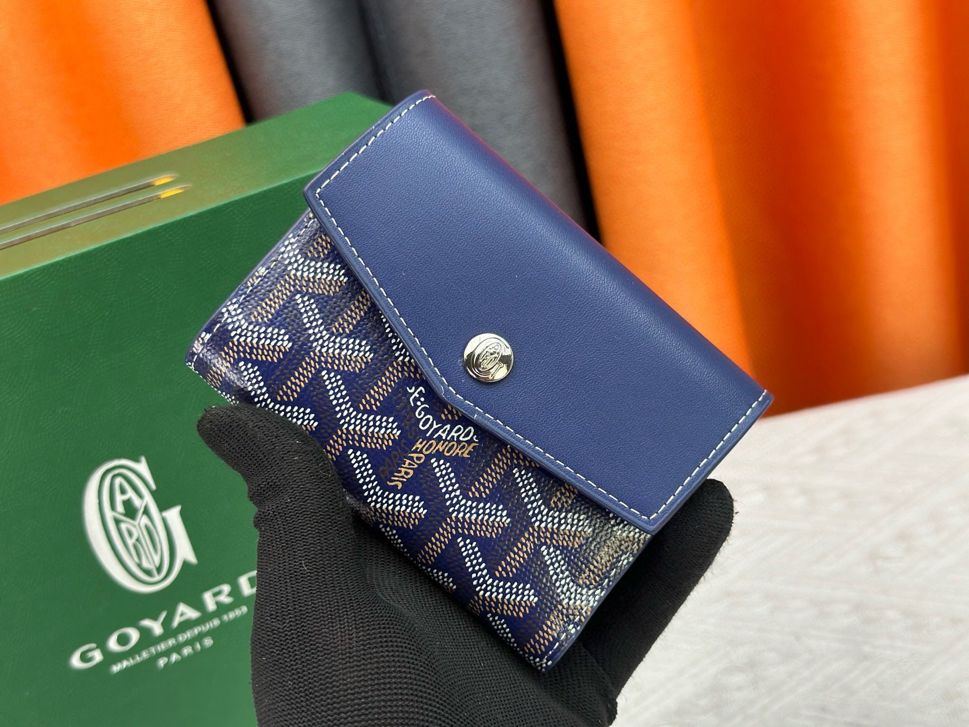 Classic Tri-Fold Wallet & Card Holder