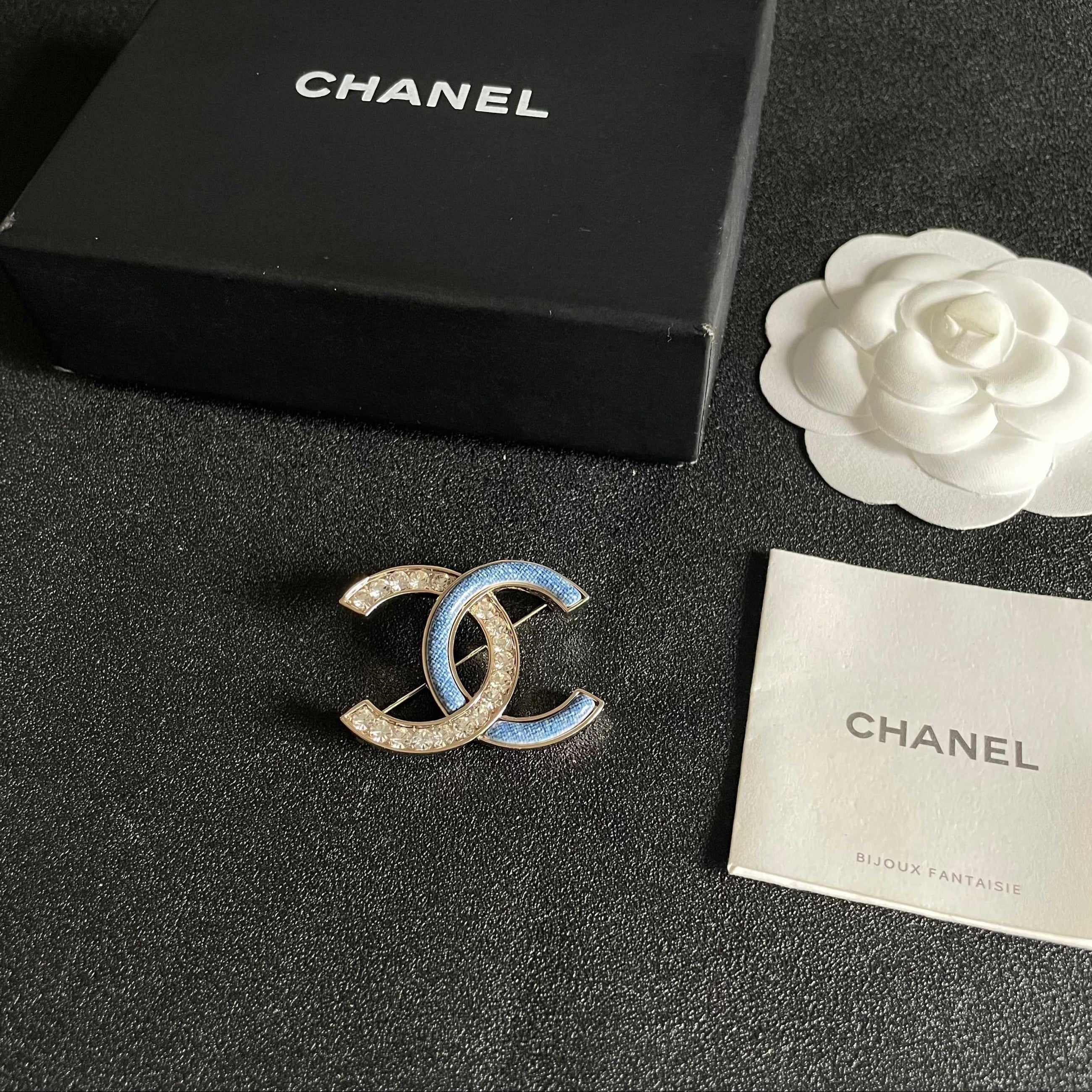 Logo Brooch | Multi-wear Style | Gold Tone
