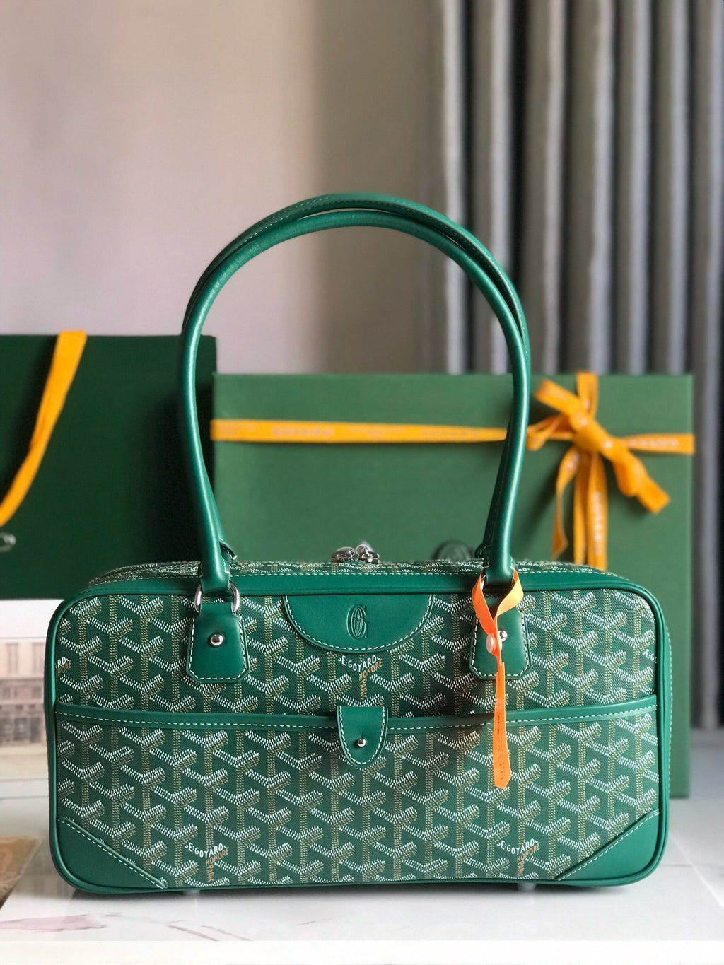 The Vintage Baguette Shoulder Bag (Premium Quality )