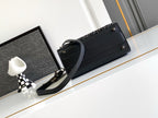 V-SLING Handcrafted Pompom Bag | 9911 MTX