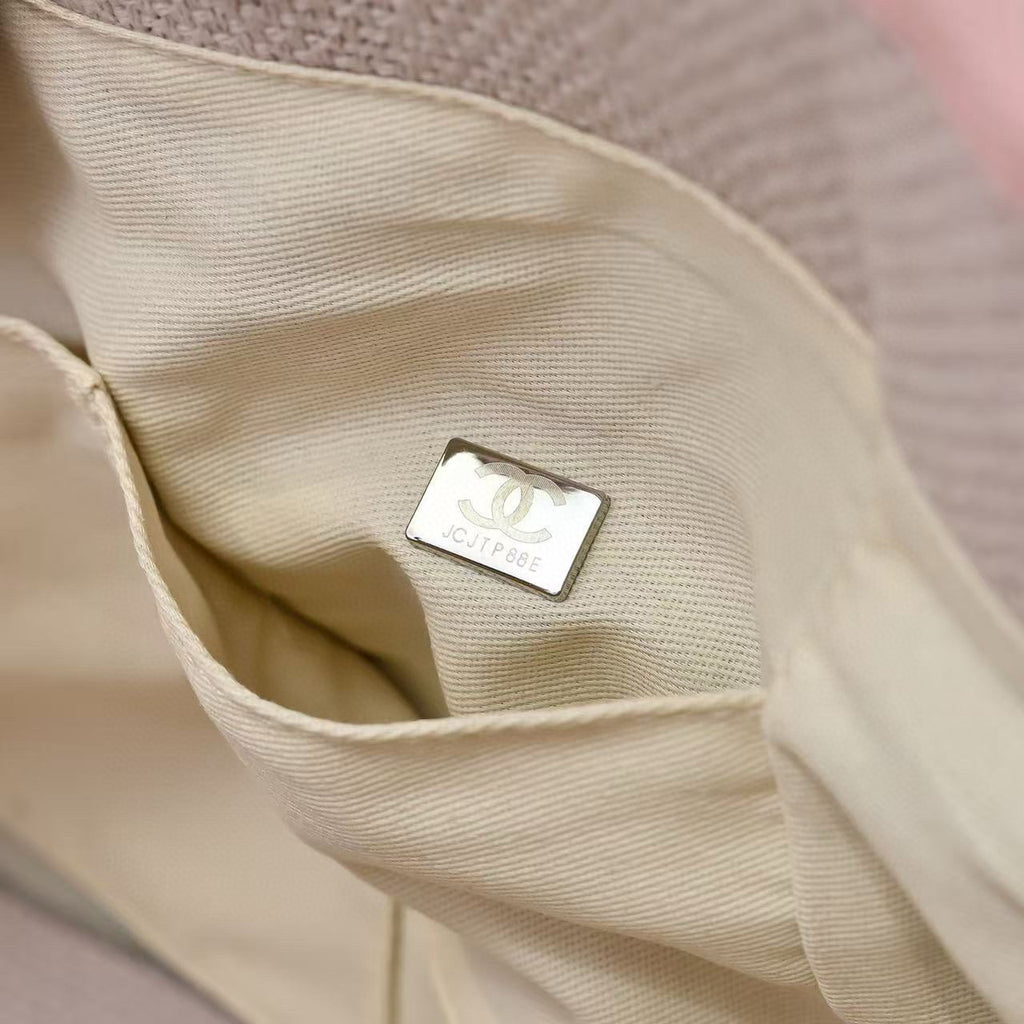 Luxury Canvas Tote (AS3257) – Limited Edition