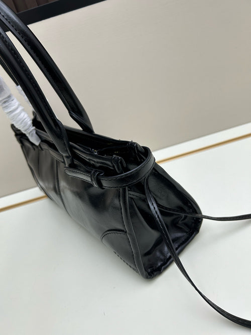 P Top-Grain Leather shoulder bag| 426#