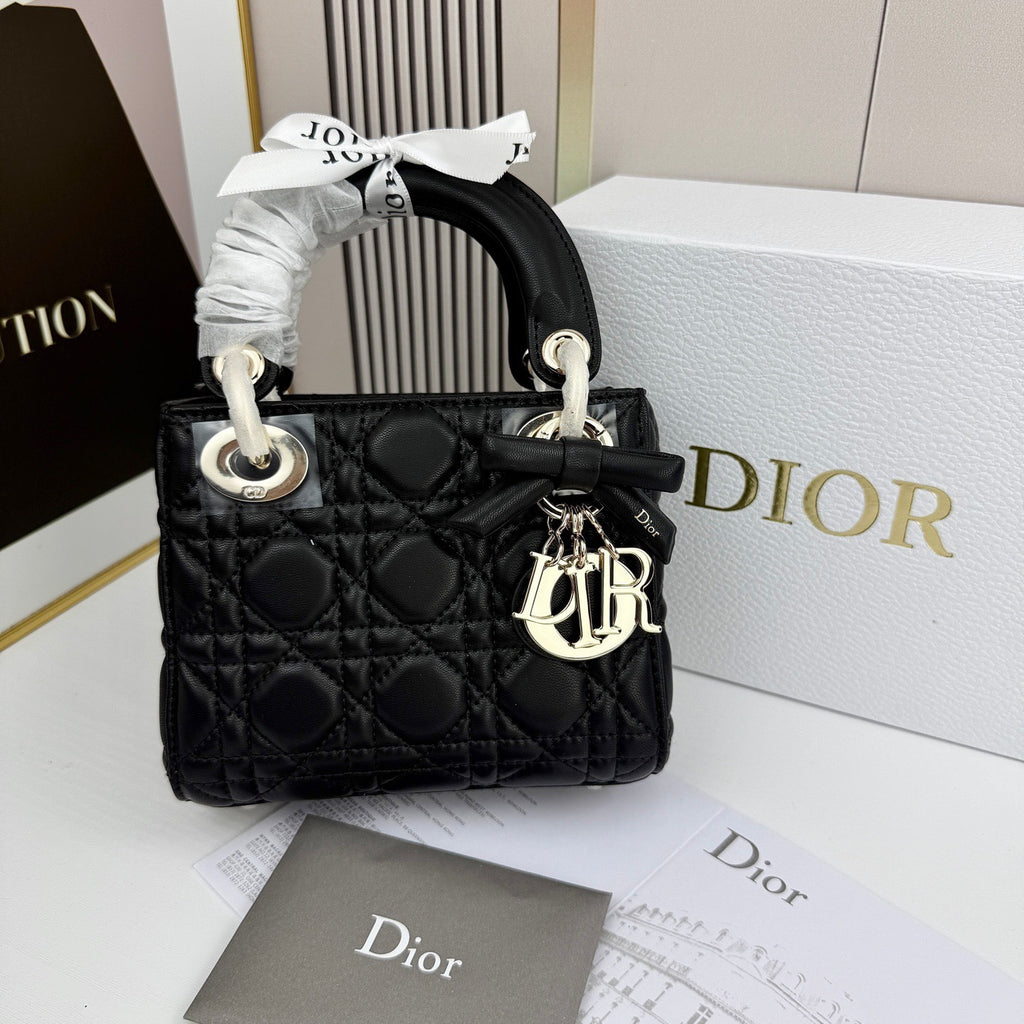 Classic Lady Bow Top-Handle Bag 26ss