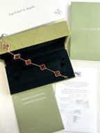 VC-Shaped Carnelian Five-Petal Bracelet