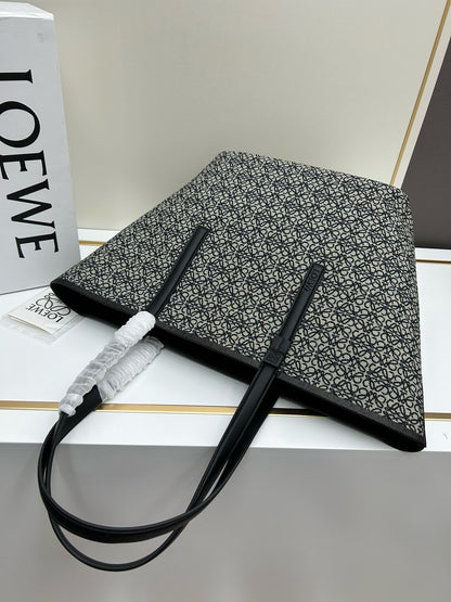 Oversized Embroidered Jacquard Tote – Everyday Carryall Bag (Premium Quality )