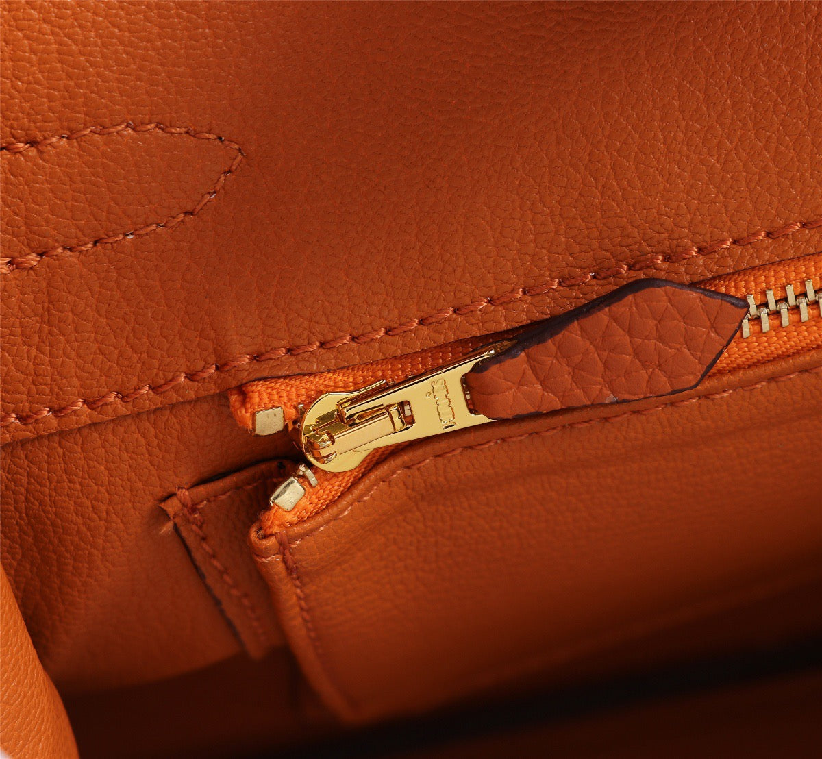 Elegant Togo-Textured Leather Handbag – Premium Craftsmanship