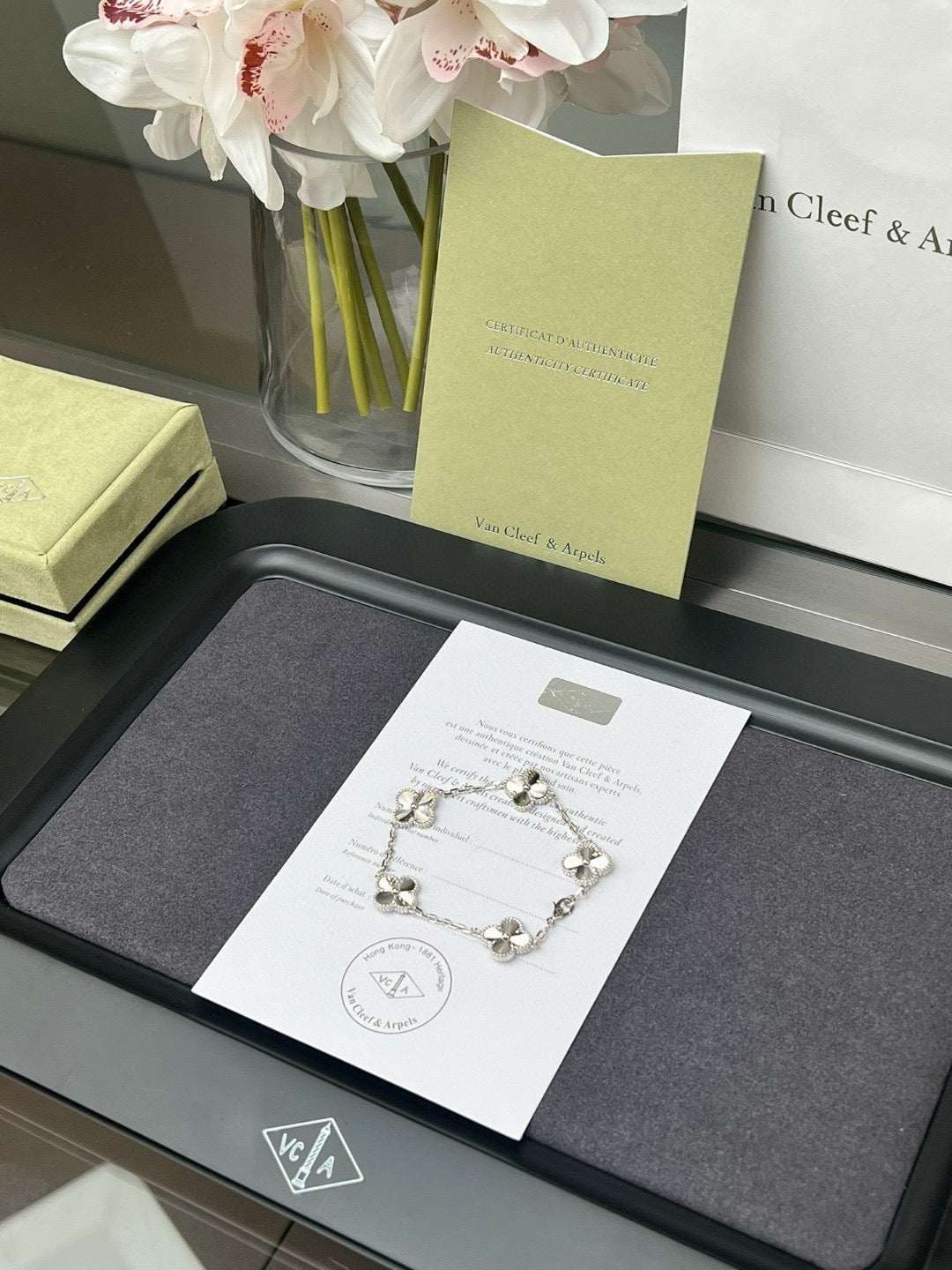 Laser-Engraved Five-Flower Bracelet (Premium quality)