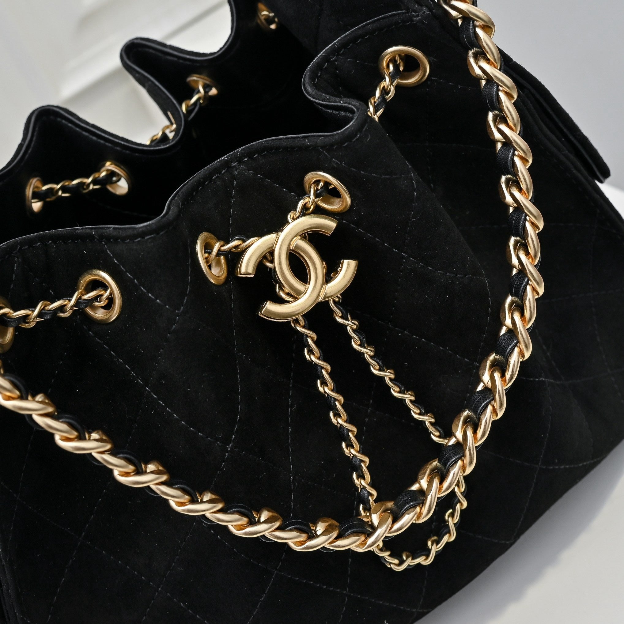 Quilted Hobo Bucket Bag — Vintage Black &amp; Gold