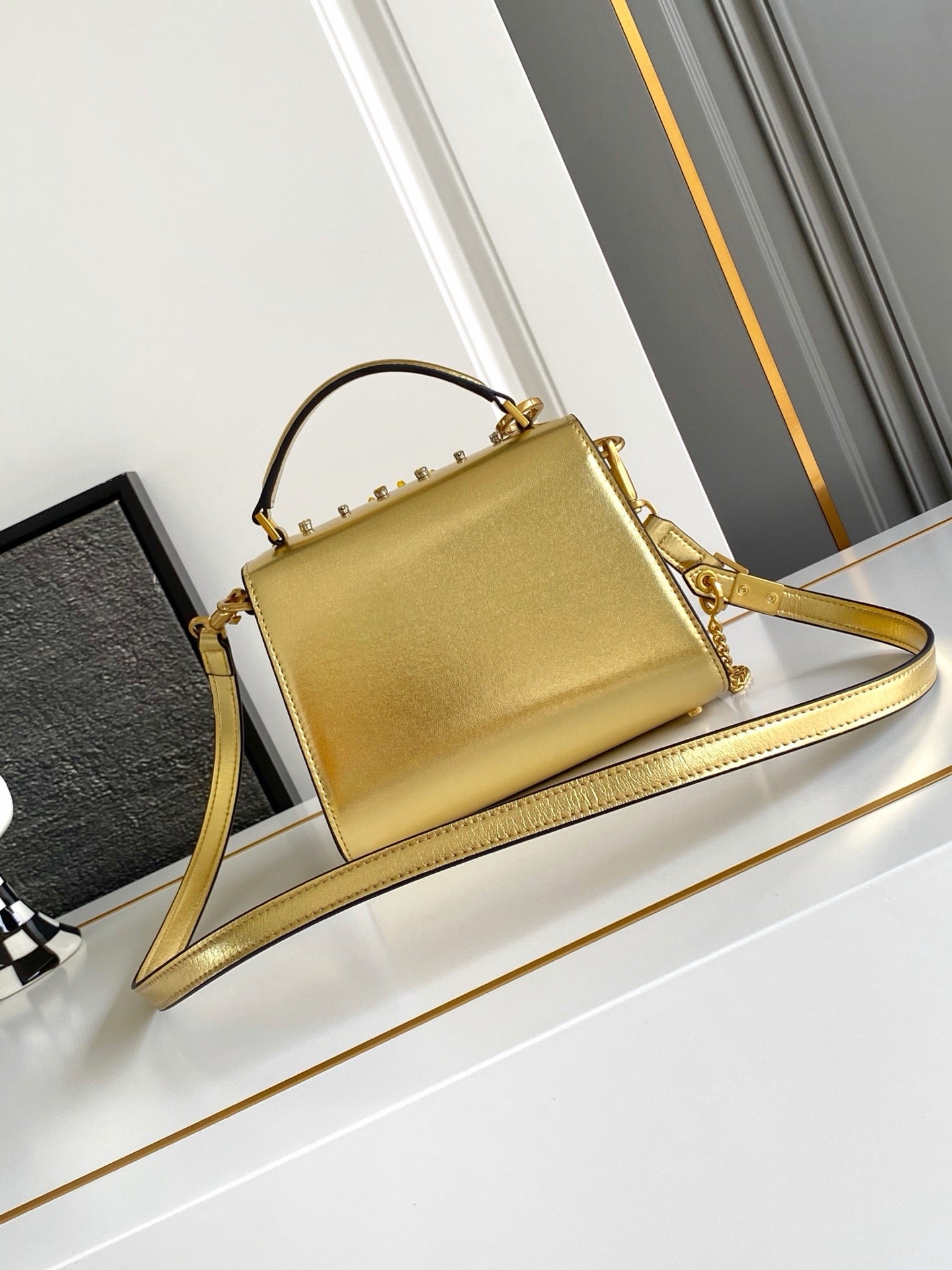 V-SLING Handcrafted Pompom Bag | 9911 MTX