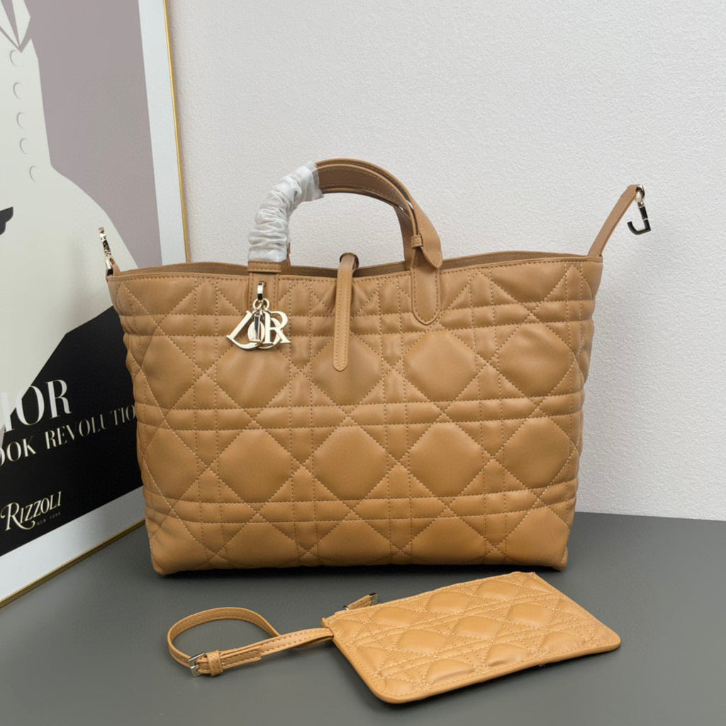 D Travel in Style with the Toujours Bag
