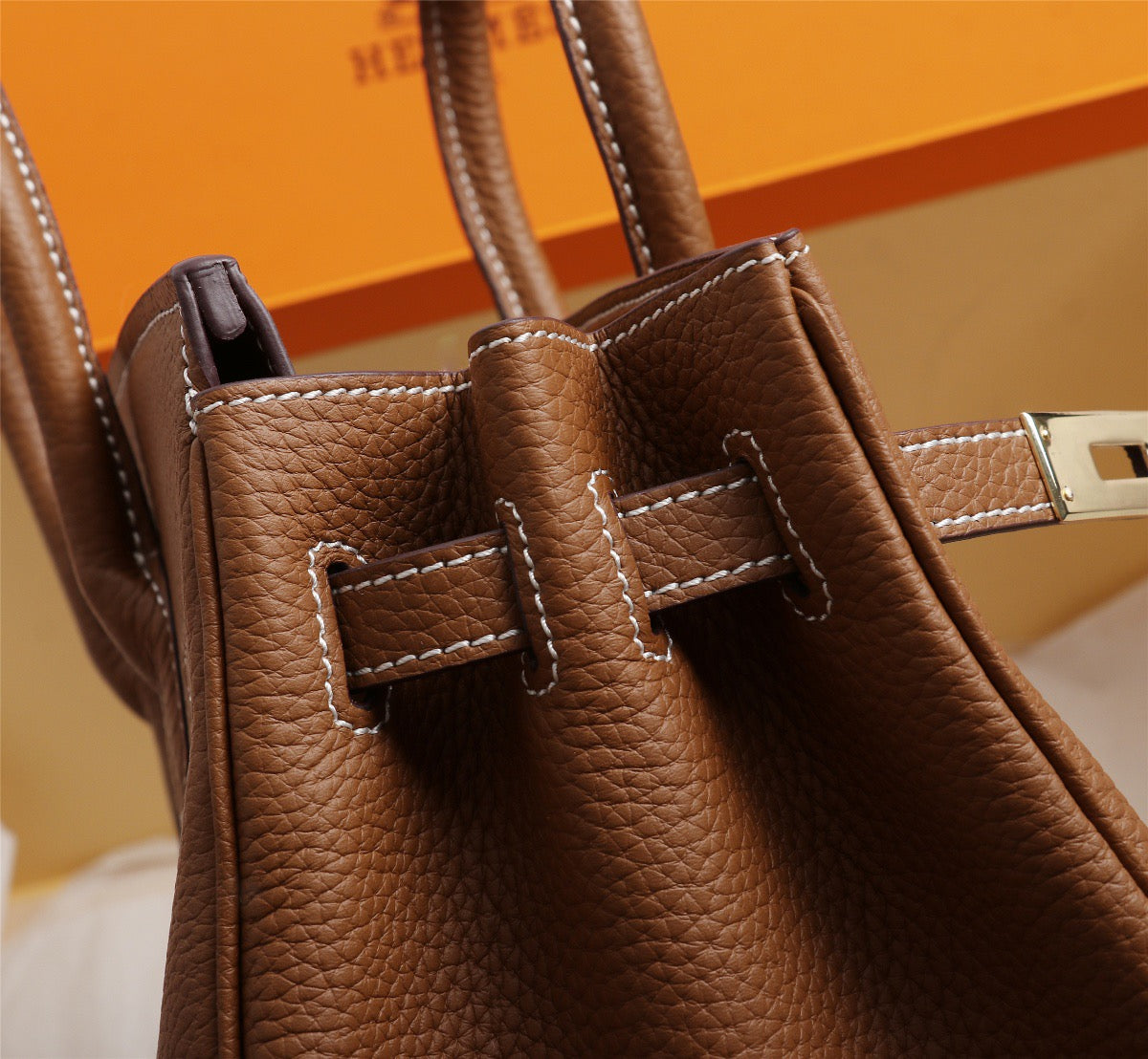 Elegant Togo-Textured Leather Handbag – Premium Craftsmanship