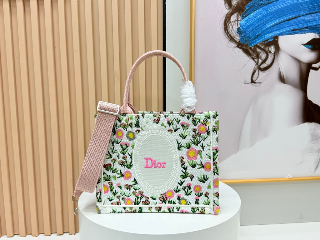 D Modern Heritage Tote Bag —Book Tote Bag
