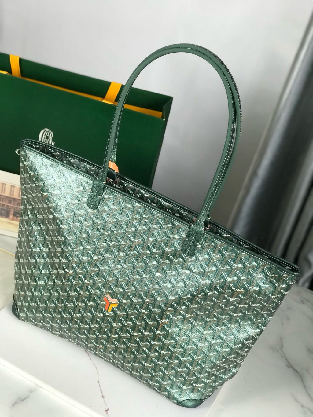 Goy Premium Zipper Tote — MM Size