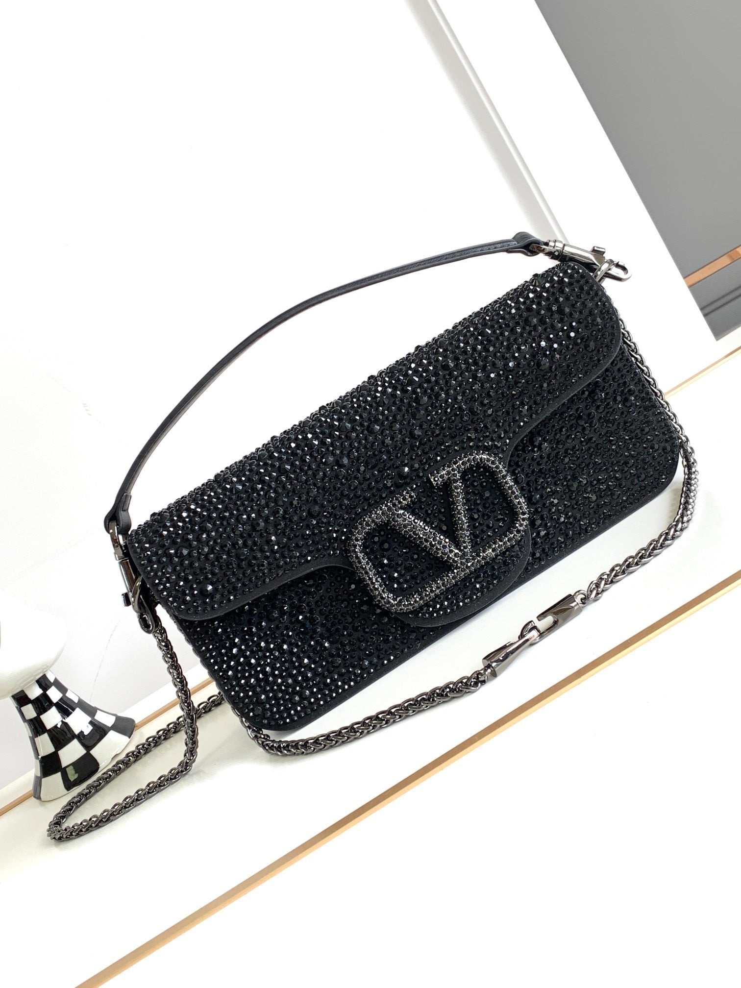 💎 V Signature Locò Crystal Mini Bag