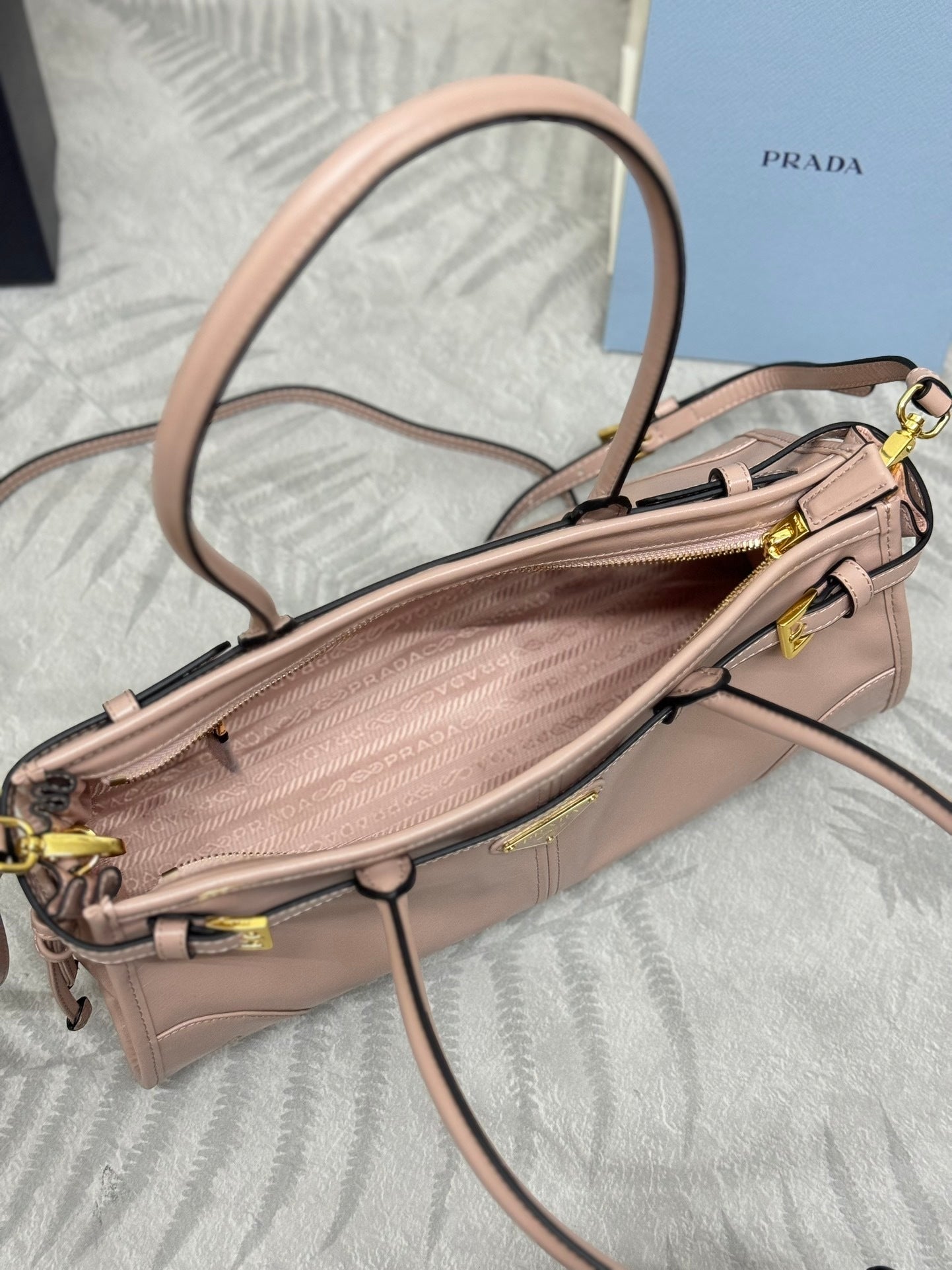 Soft Lux Vintage-Inspired Handbag [Premium Quality 🥇]