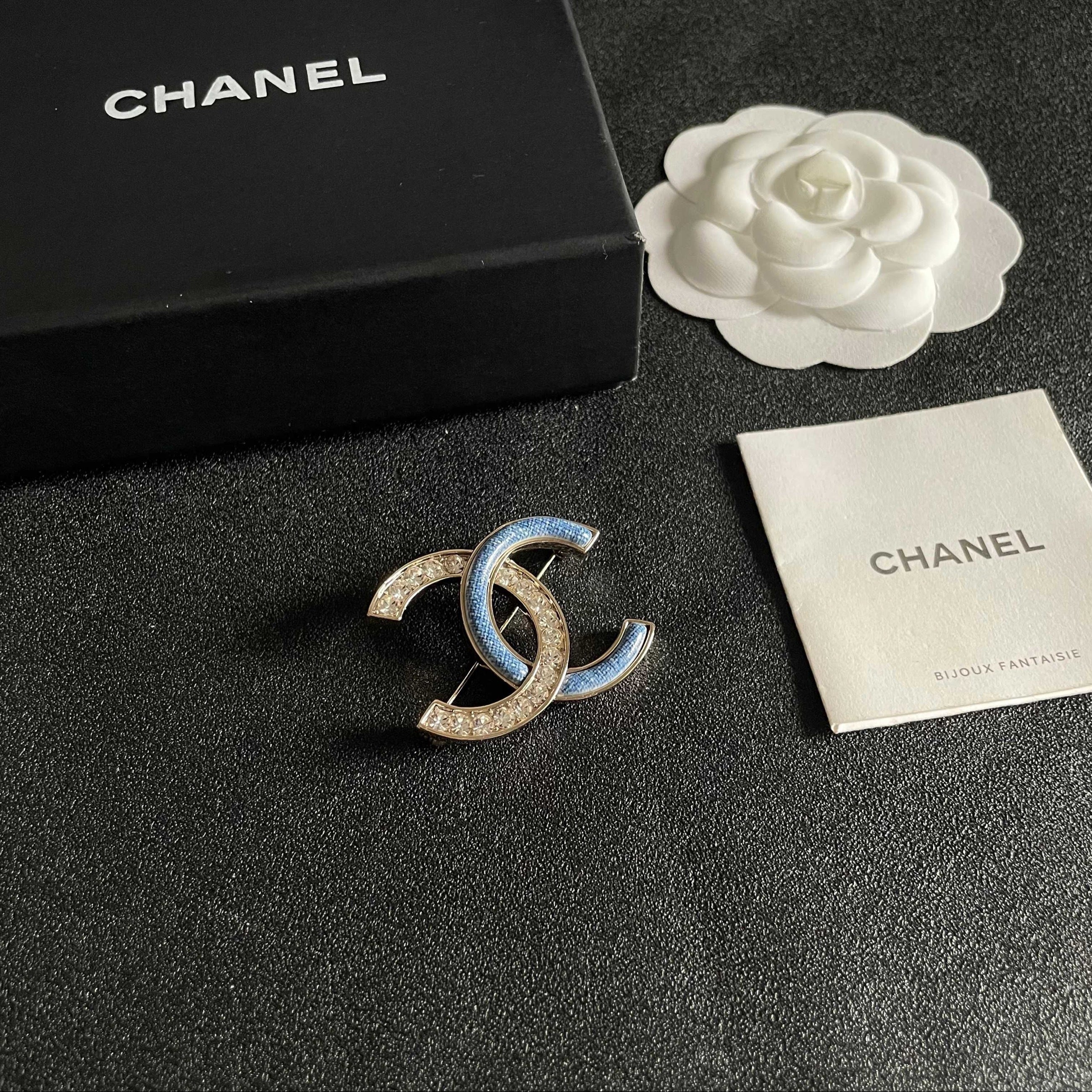 Logo Brooch | Multi-wear Style | Gold Tone