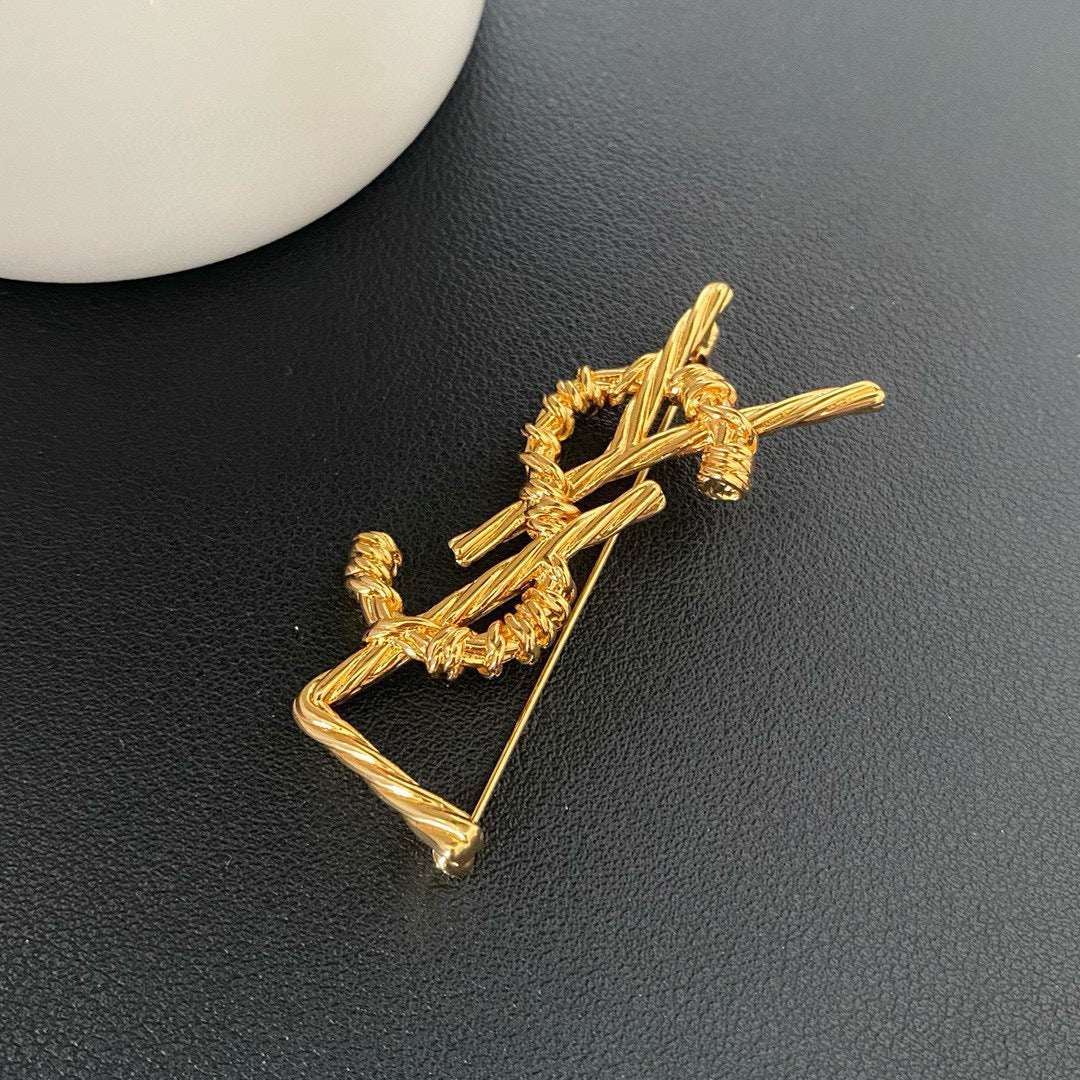 Y Gold Letter Brooch