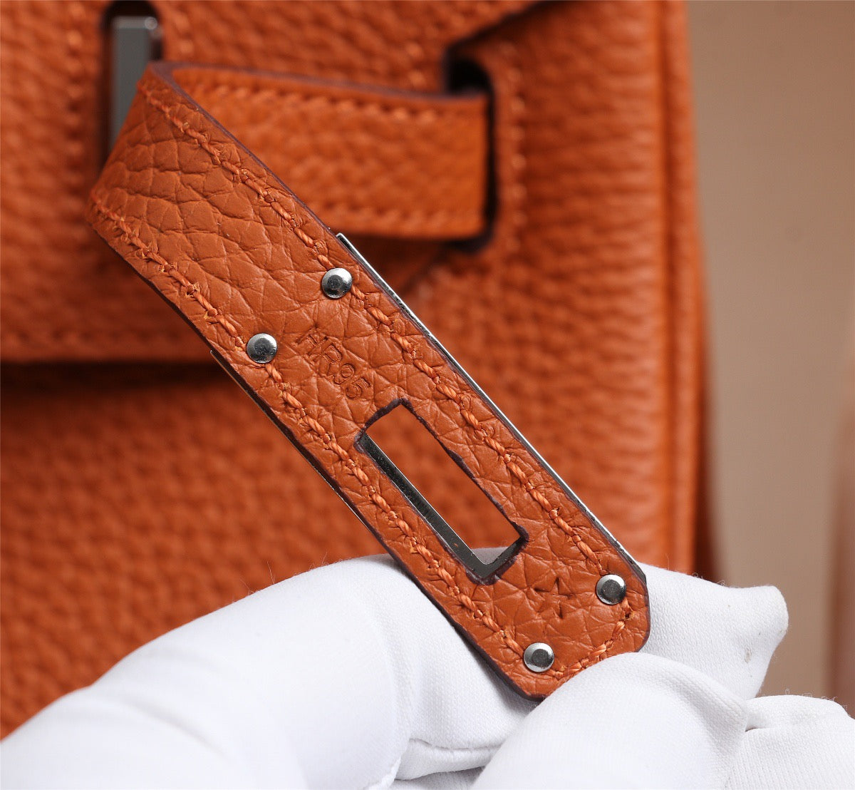 Elegant Togo-Textured Leather Handbag – Premium Craftsmanship