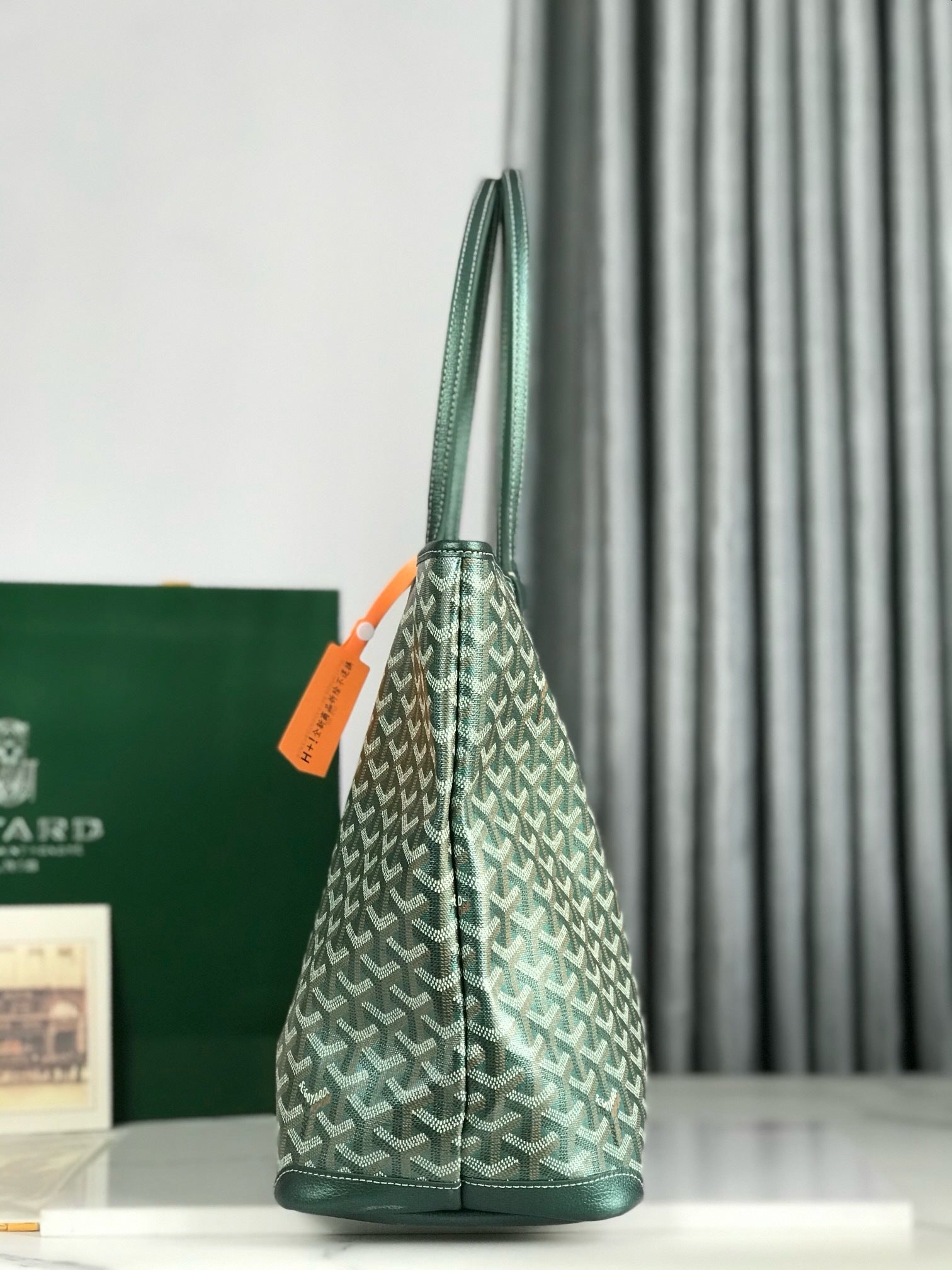 Goy Premium Zipper Tote — MM Size