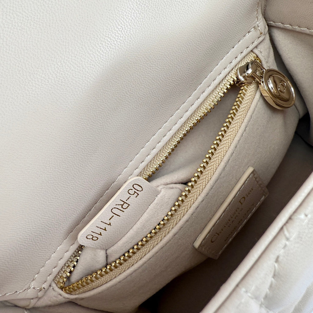 Classic Lady Bow Top-Handle Bag 26ss