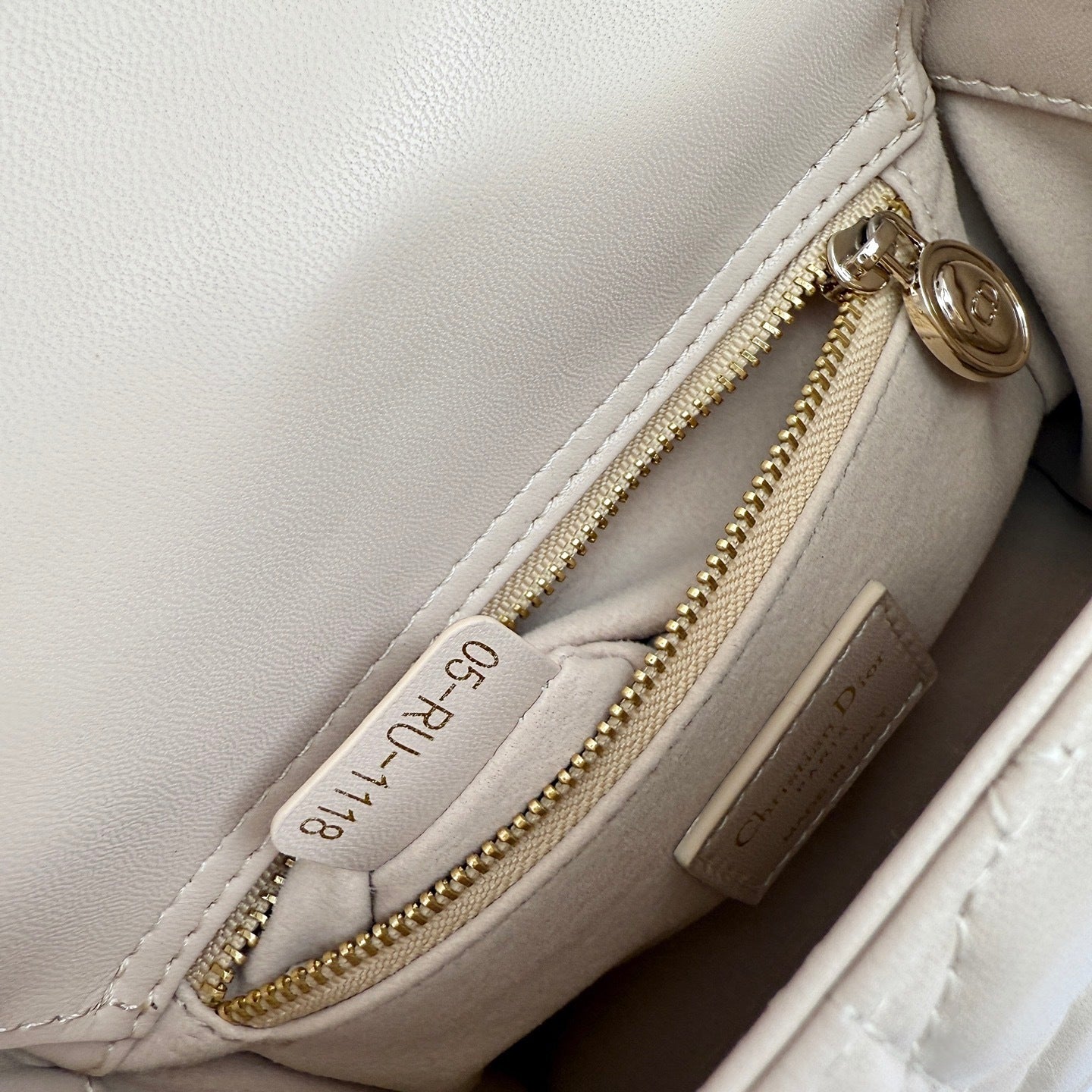 Classic Lady Bow Top-Handle Bag 26ss