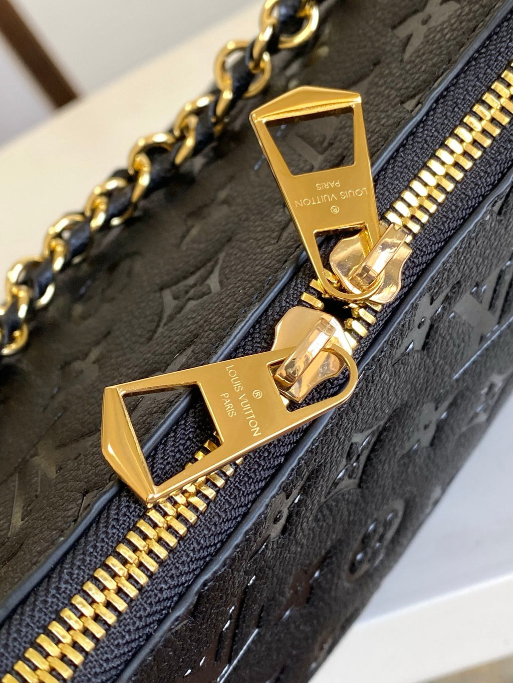 Embossed Leather Shoulder Bag (Premium Quality)