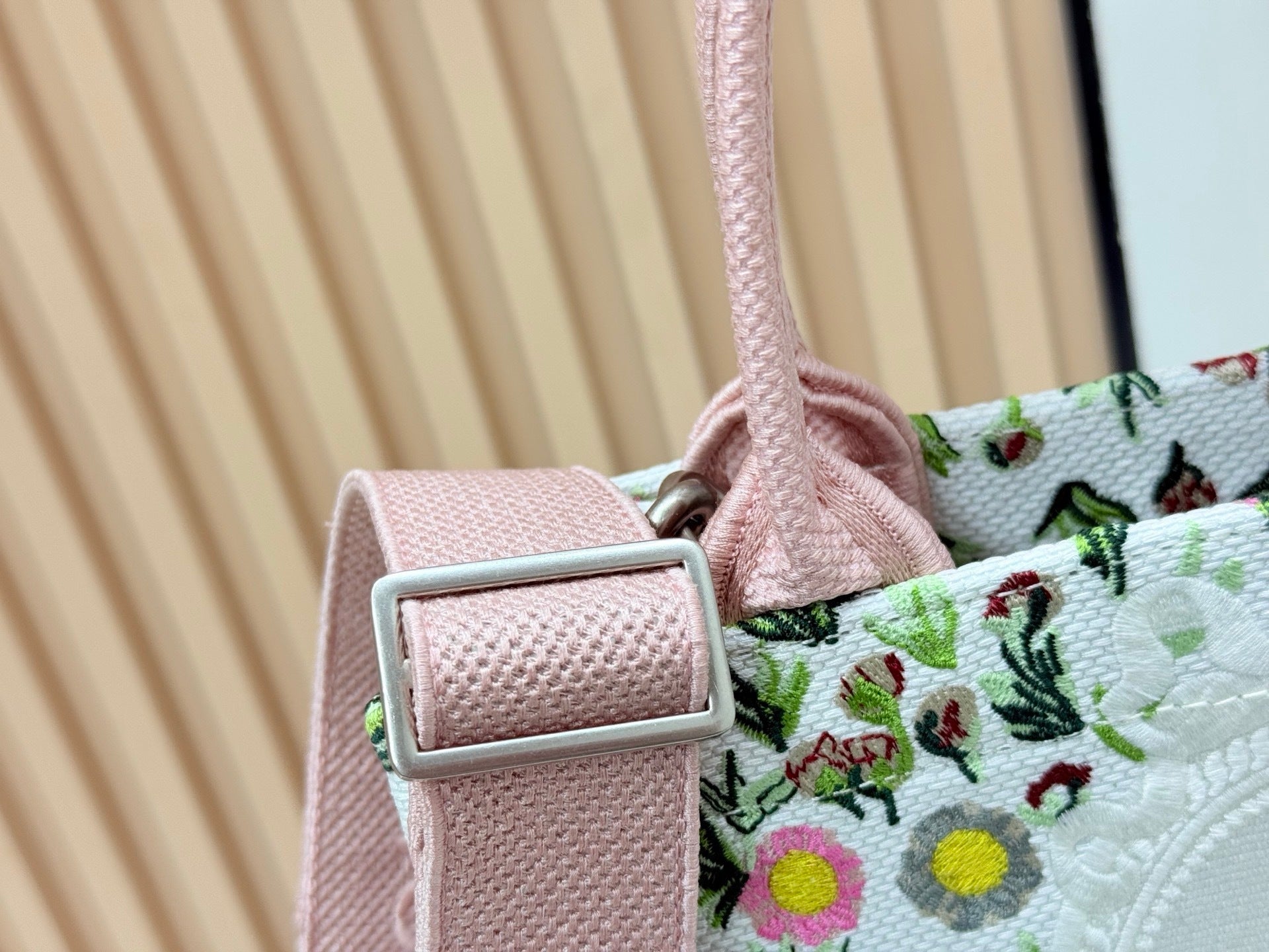 D Modern Heritage Tote Bag —Book Tote Bag