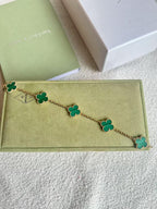 VC-Shaped Carnelian Five-Petal Bracelet