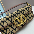 💗 V Signature Locò Calfskin Bag — Large