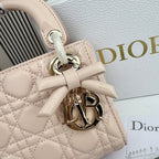 Classic Lady Bow Top-Handle Bag 26ss